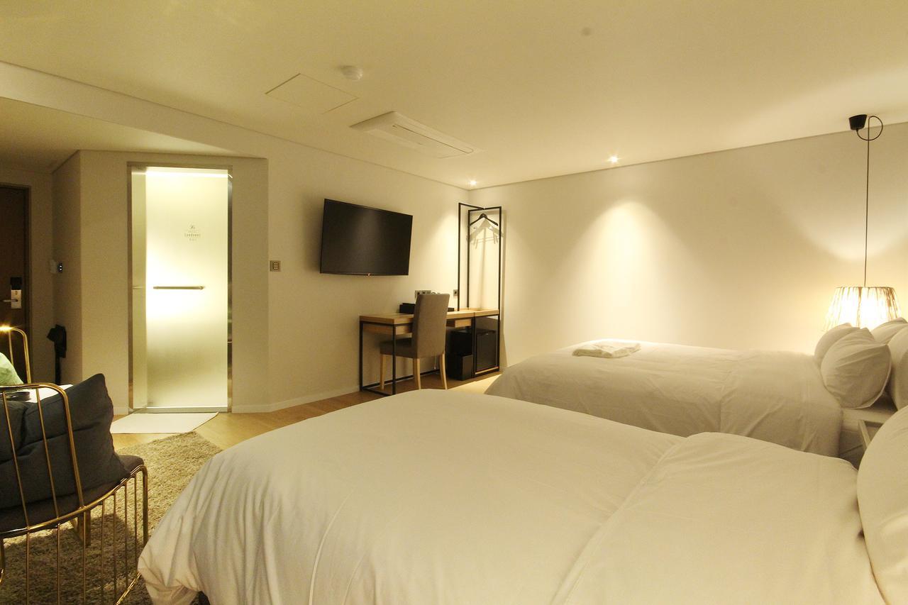 Hotel Londoner Hwamyeong Busan Exteriör bild