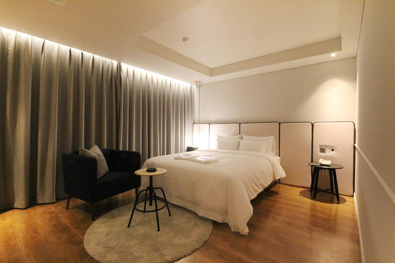 Hotel Londoner Hwamyeong Busan Exteriör bild