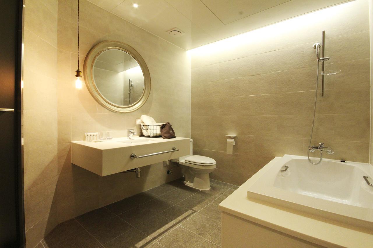 Hotel Londoner Hwamyeong Busan Exteriör bild