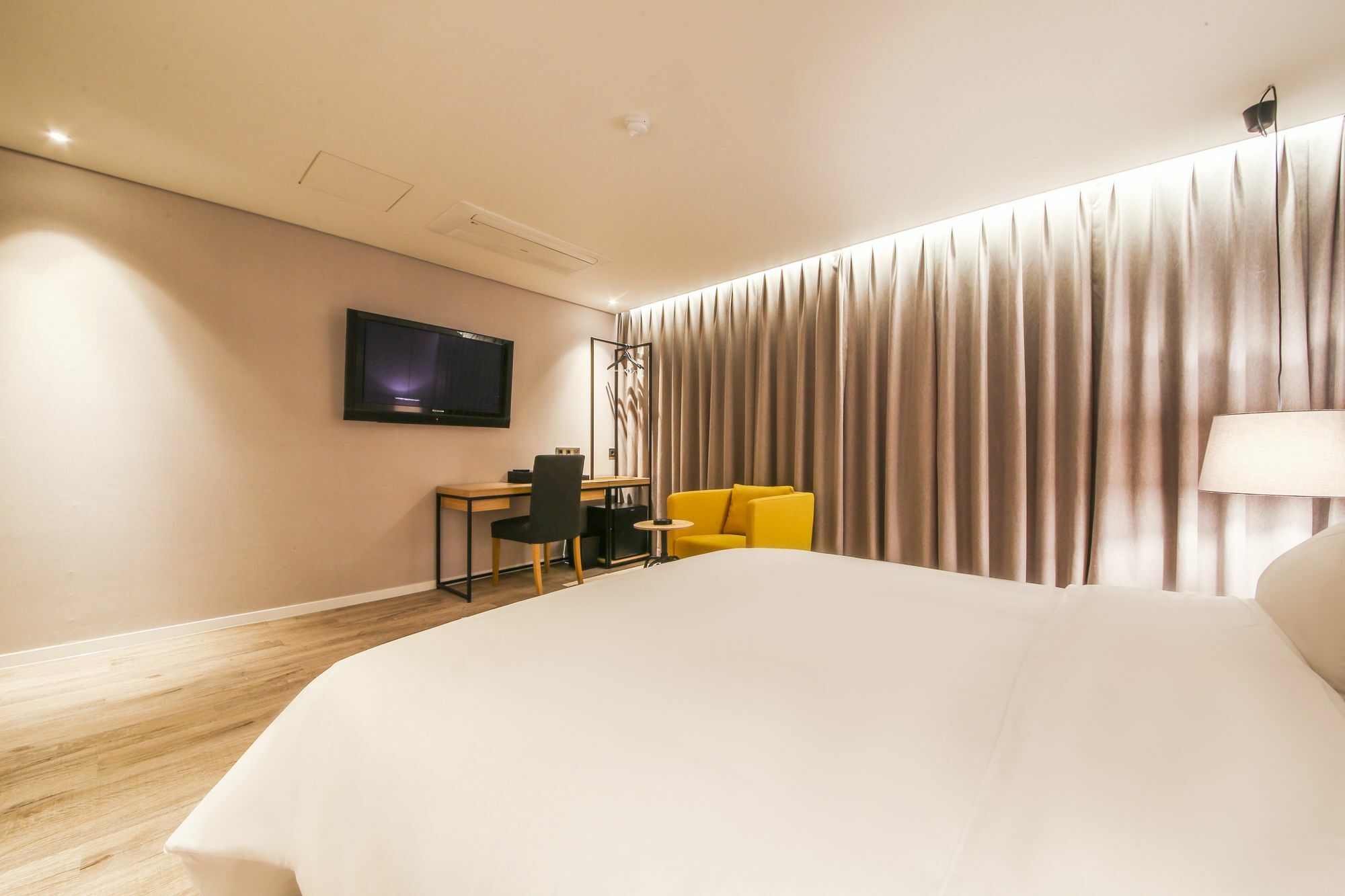 Hotel Londoner Hwamyeong Busan Exteriör bild