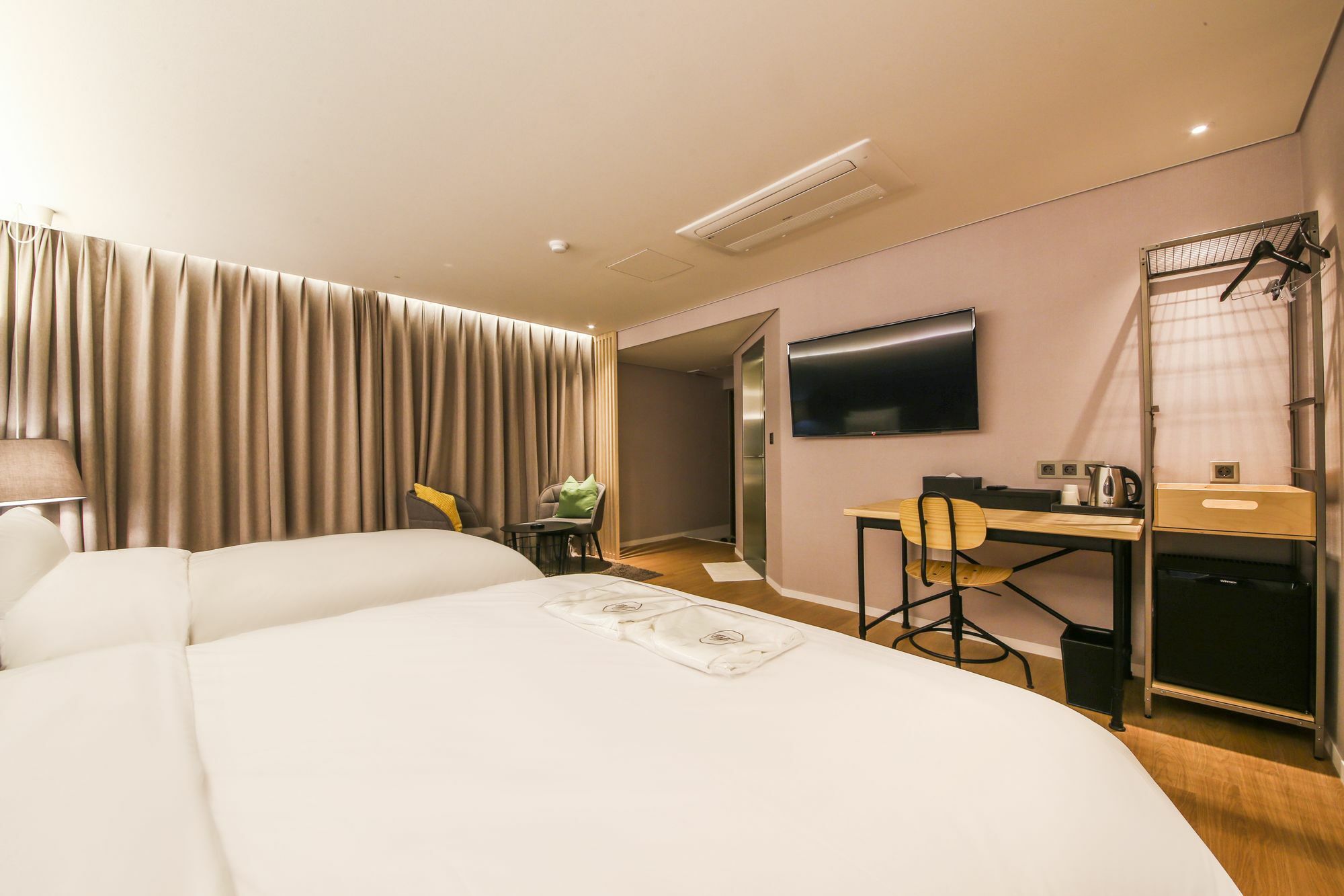 Hotel Londoner Hwamyeong Busan Exteriör bild